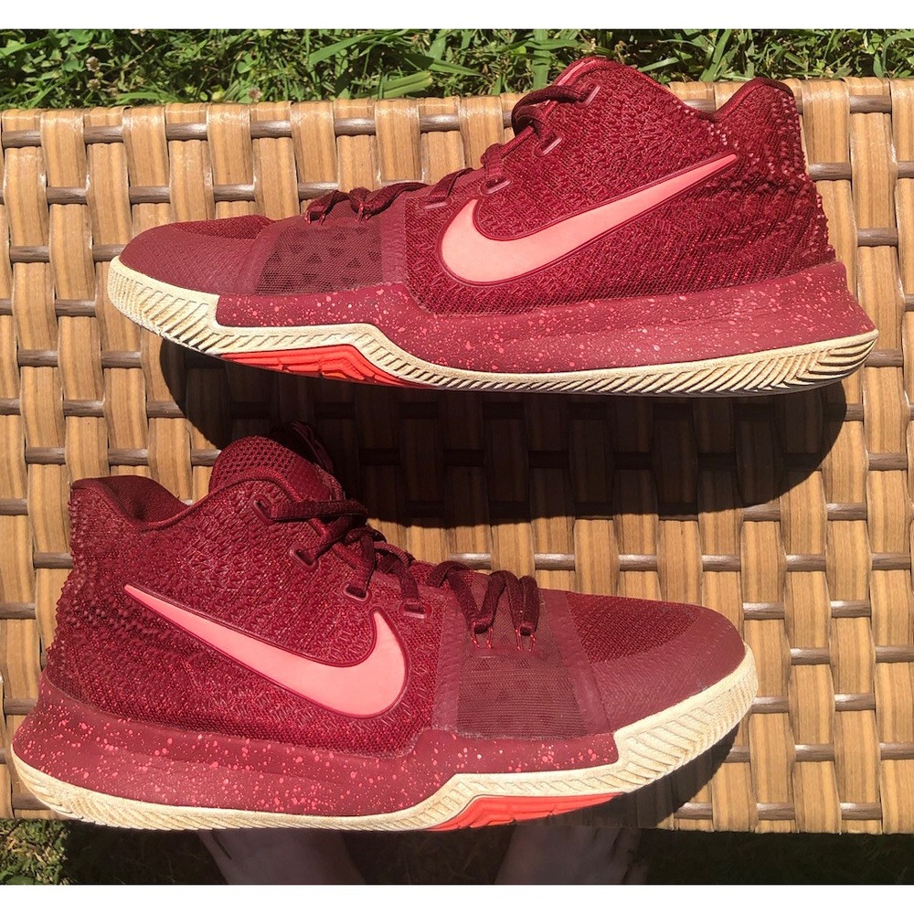 Vintage 2016 Nike Kyrie 3 Hot Punch Basketball Sneakers Red Size 7 852395-681